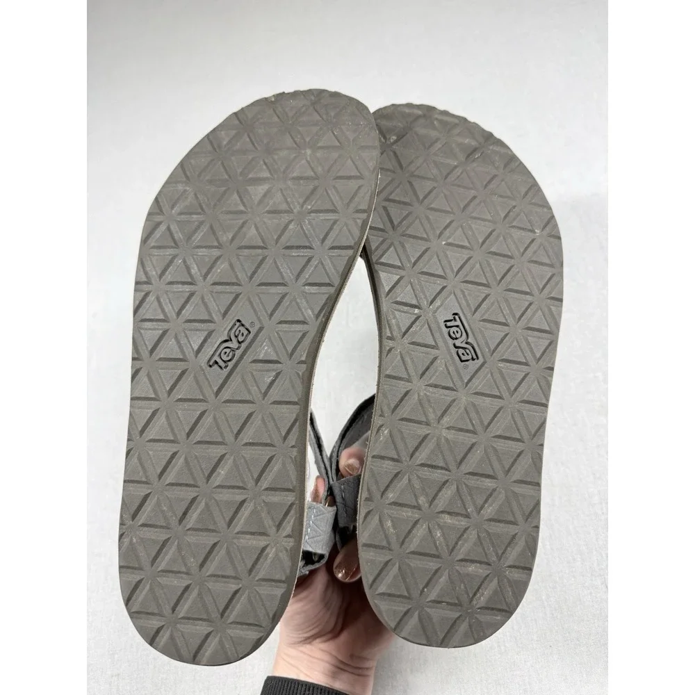 Teva Sandal Original Universal Women Sz 11 Gray Embossed Leather Comfort EUC
